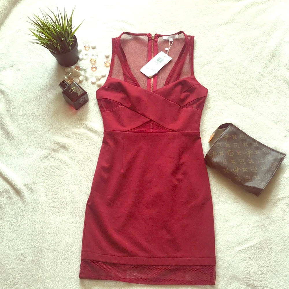 🚫🚫Bloomingdale’s sexy red bandage dress